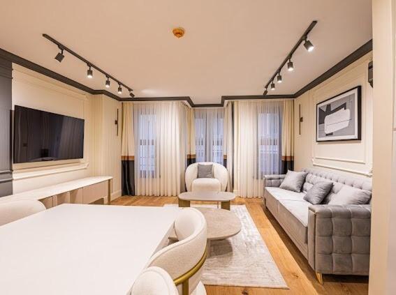 Taksim 360 Spacious Modern Istanbul